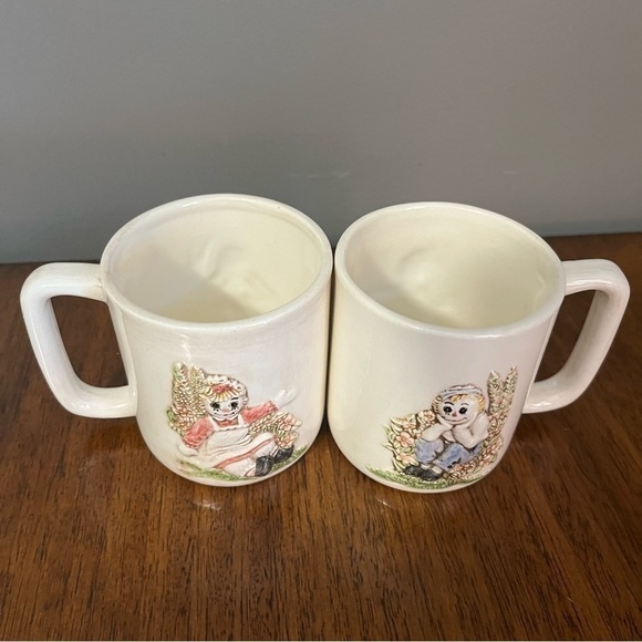 Vintage child's Raggedy Ann and Andy cup/mug. - Picture 5 of 14